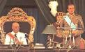 Juan Carlos acepta la succesión de Franco