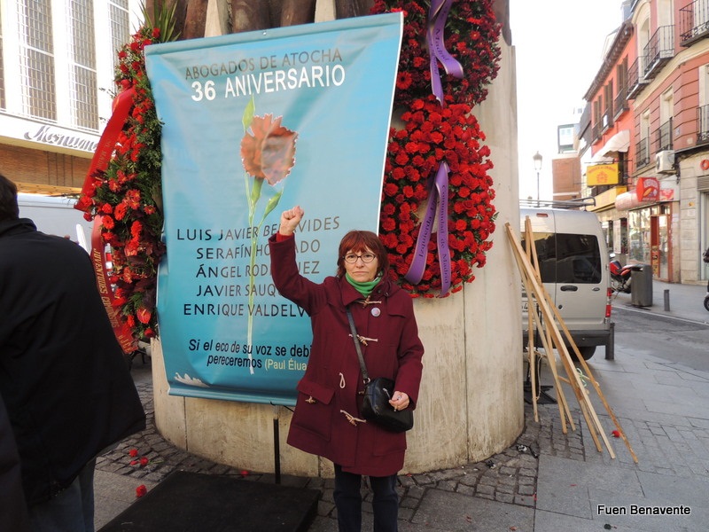 CONCENTRACIÓN DEL ACTO HOMENAJE A LOS ABOGADOS DE ATOCHA. OS LA ENVÍO PARA NUESTRO ARCHIVO COMUNERO.