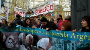 Manifestación Telemadrid, pancarta CeAQUA, 12.01.2014